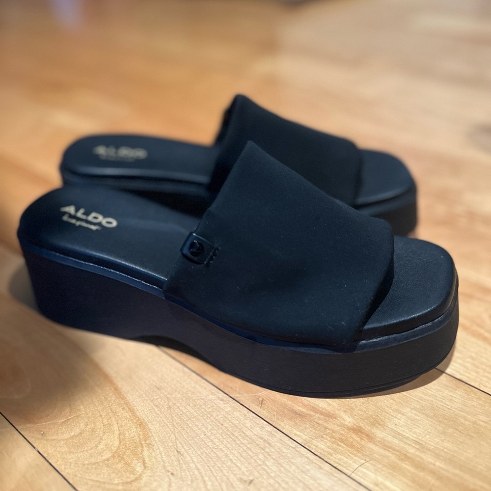 NWOT Aldo Black Platform Slide Sandals - Picture 2 of 4
